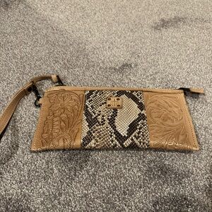 STS Stella Clutch